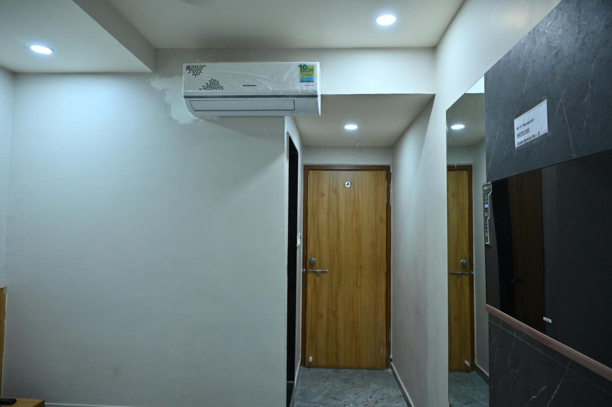 Hotel Sury Villa Ahmedabad Exterior foto