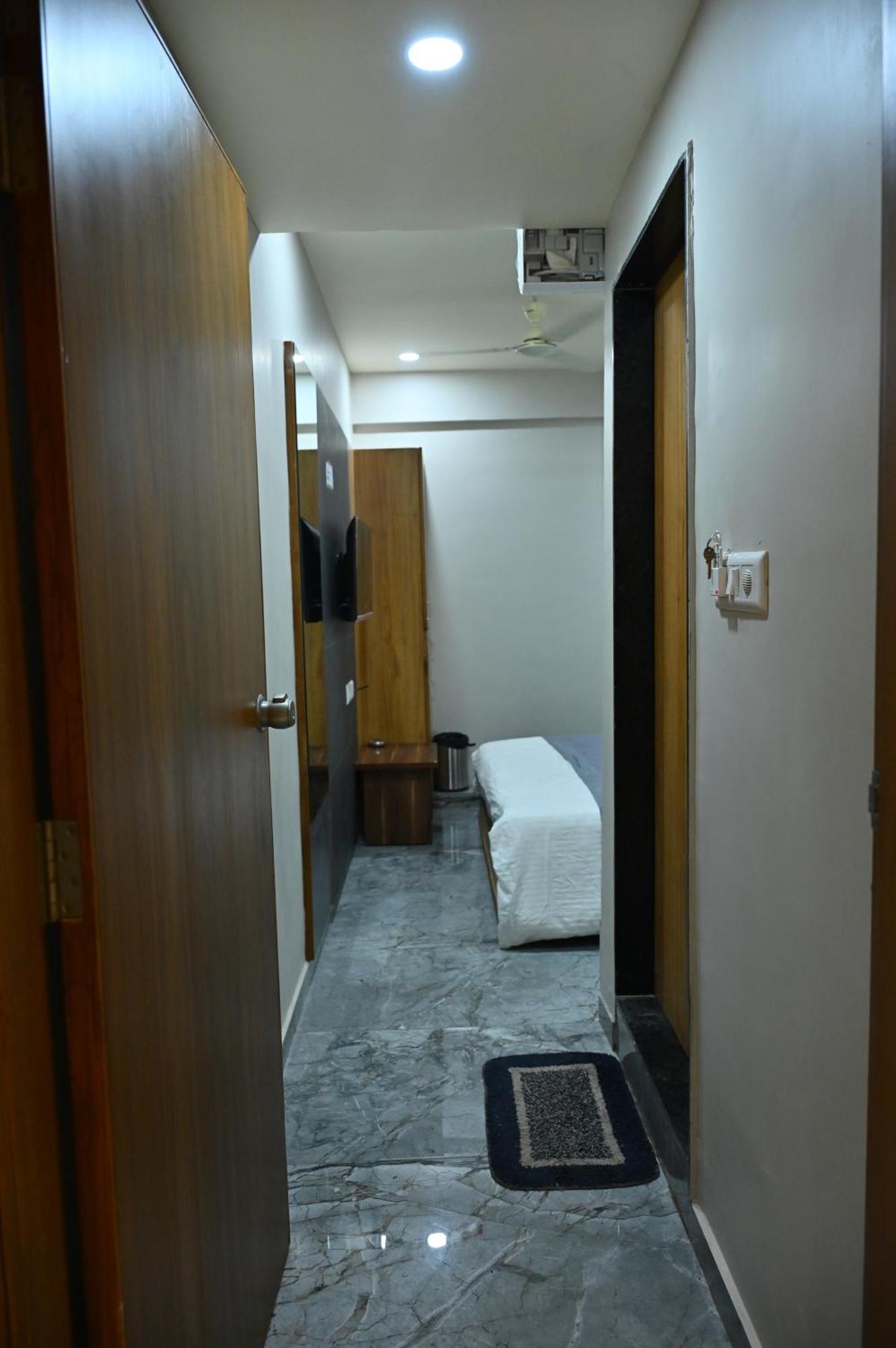 Hotel Sury Villa Ahmedabad Exterior foto