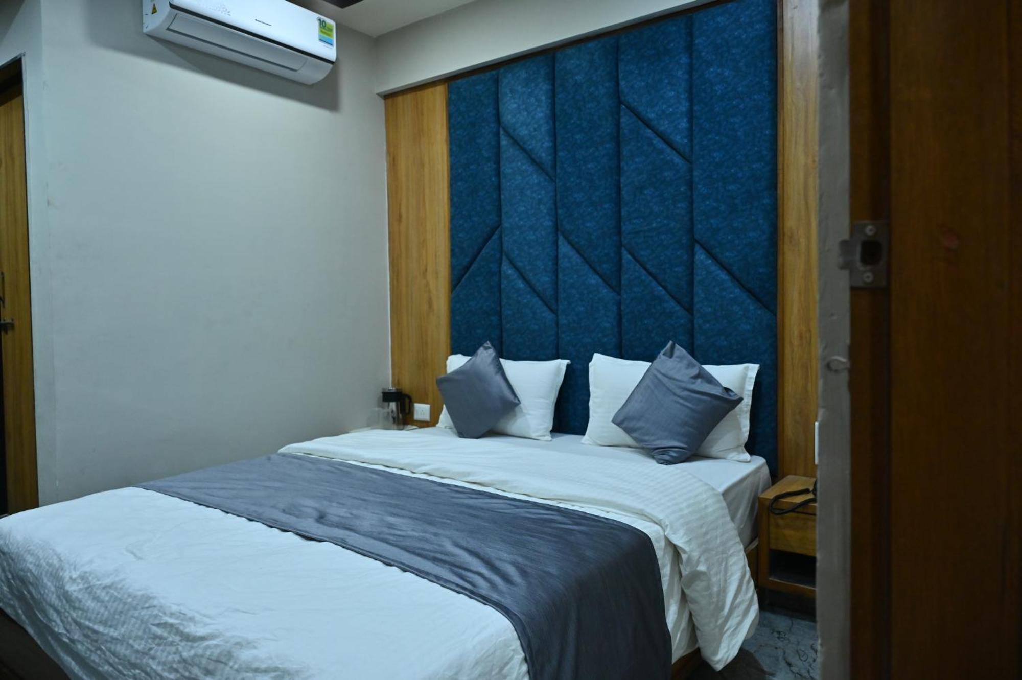 Hotel Sury Villa Ahmedabad Exterior foto