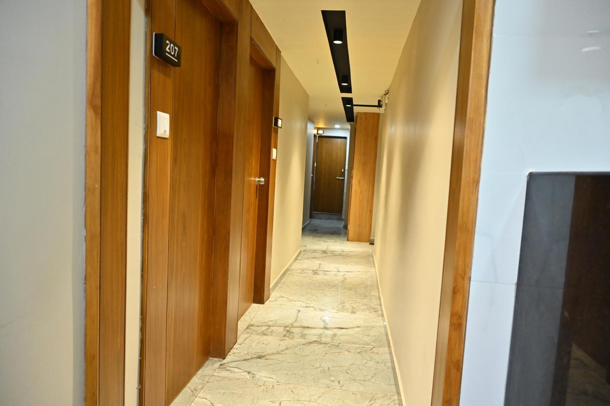 Hotel Sury Villa Ahmedabad Exterior foto